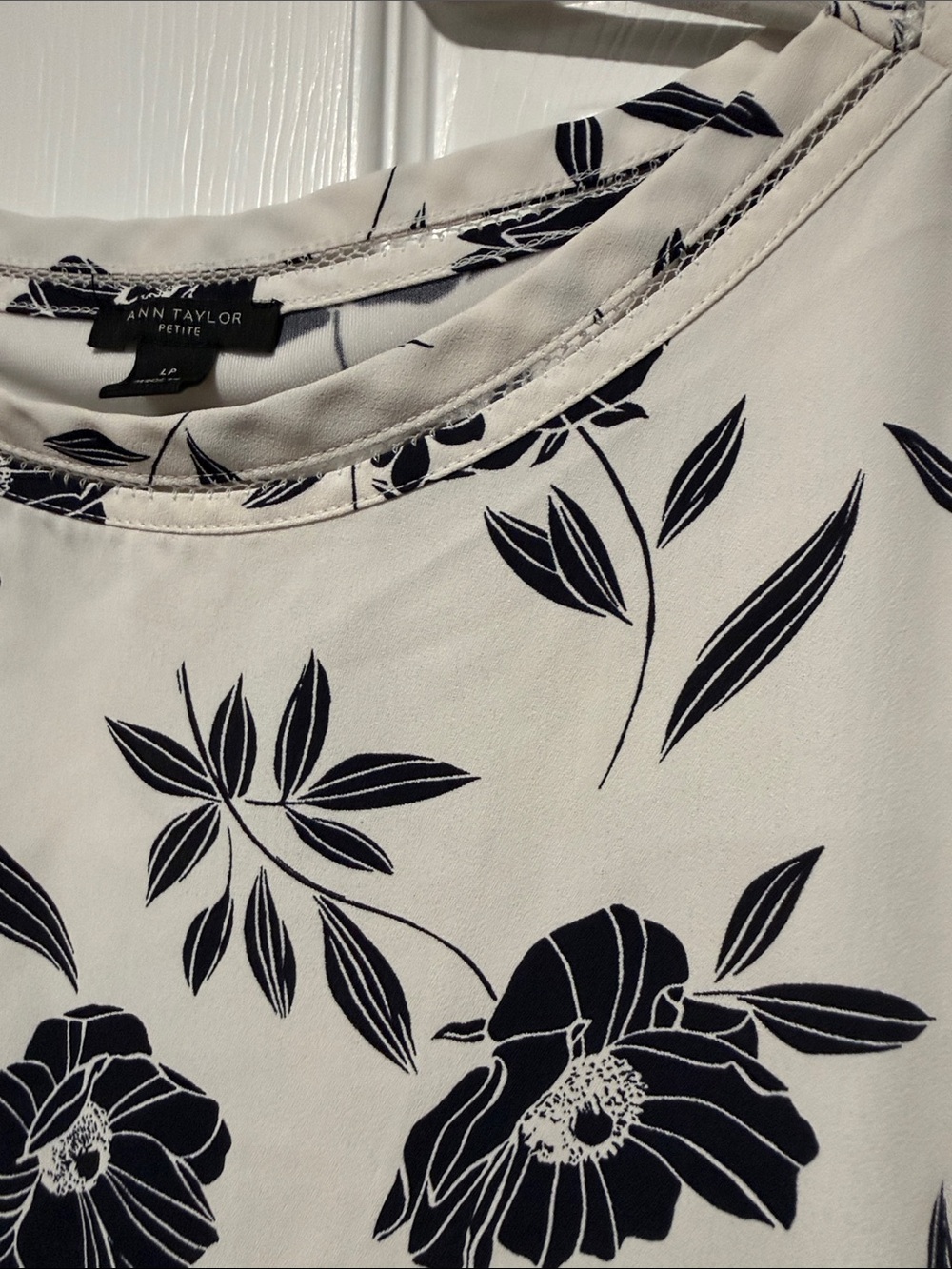 Ann Taylor Black Floral Short-Sleeve Blouse - Picture 3 of 4